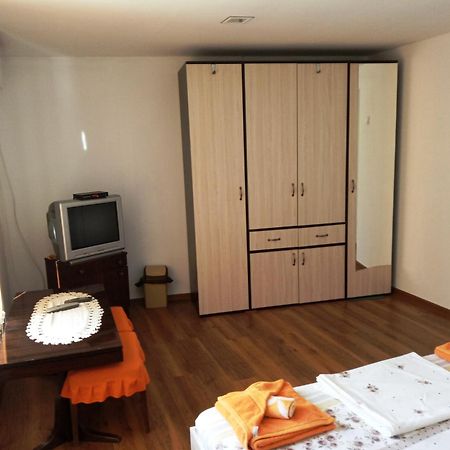Divna Guest House Крушуна Экстерьер фото