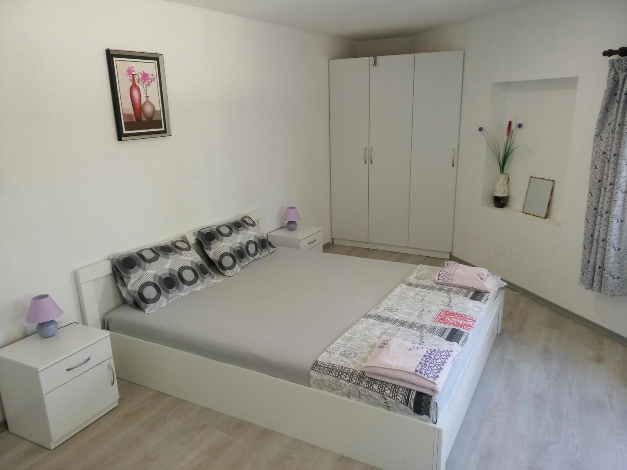 Divna Guest House Крушуна Экстерьер фото