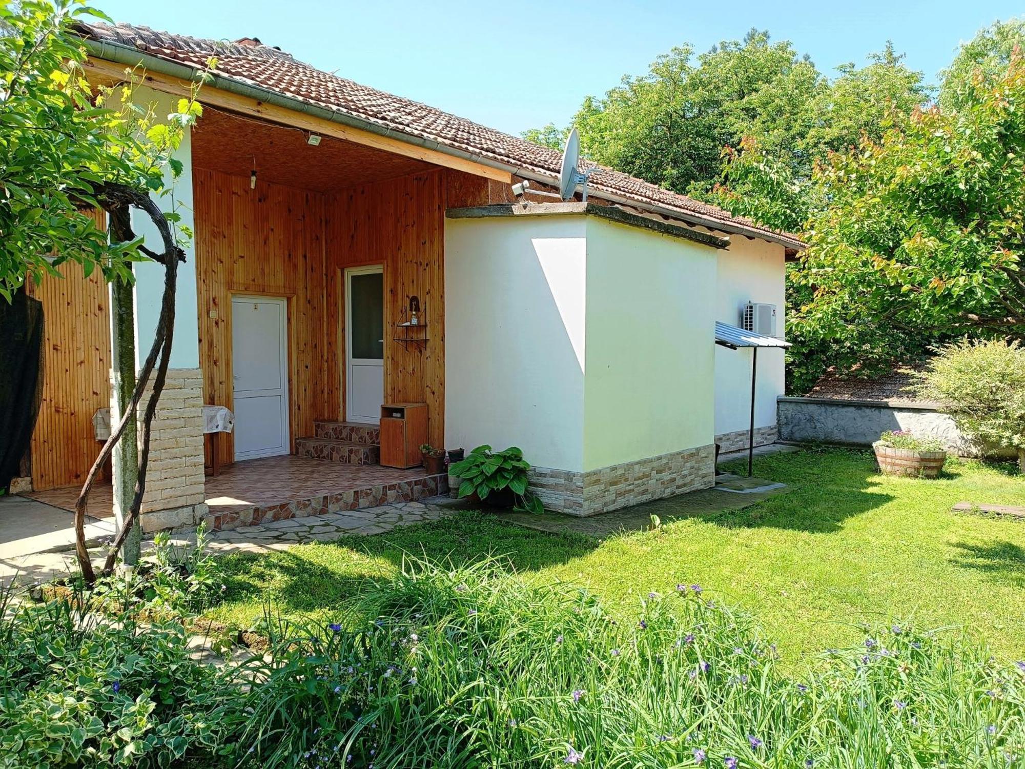 Divna Guest House Крушуна Экстерьер фото